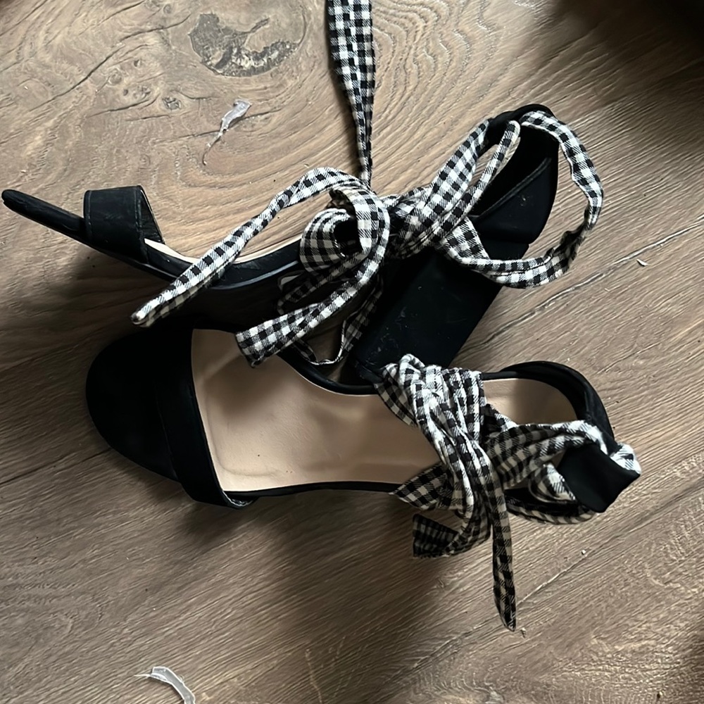 Beautiful shoes size 8 color black